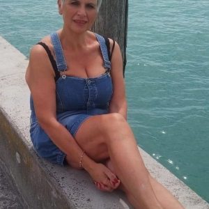Ce soir, j’ai décidé de m’offrir un jouet Astrid - rencontre-Dominatrice-Boulogne-Billancourt